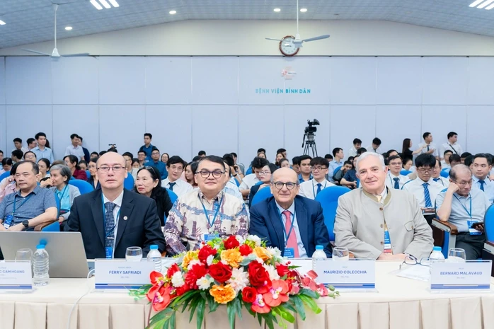 10.000 người Việt mắc ung thư tiết niệu mỗi năm 10.000 người Việt mắc ung thư tiết niệu mỗi năm