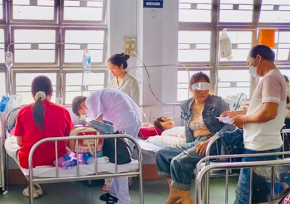 105 người bị sốt và nôn ói sau khi ăn bánh mì