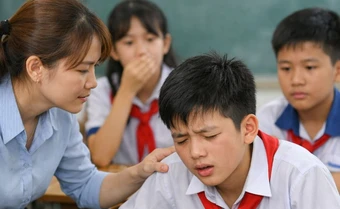 13 học sinh nghi bị ngộ độc sau khi uống trà sữa gần trường