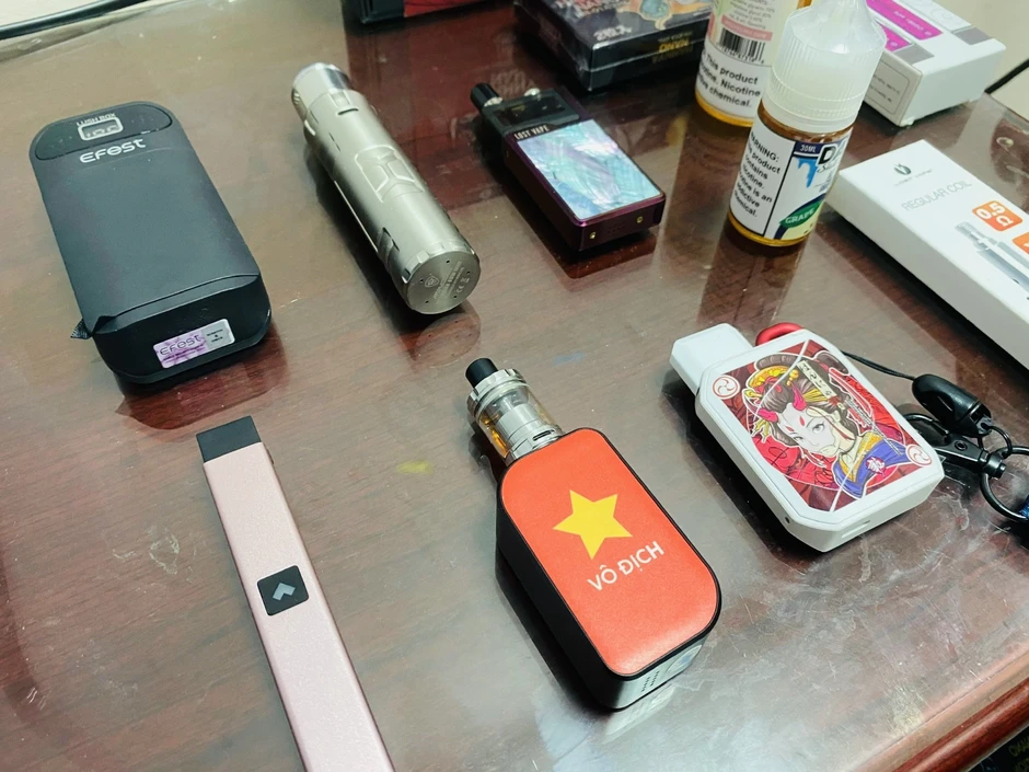 14% sinh viên từng thử thuốc lá điện tử, quảng cáo vẫn tràn lan trên mạng