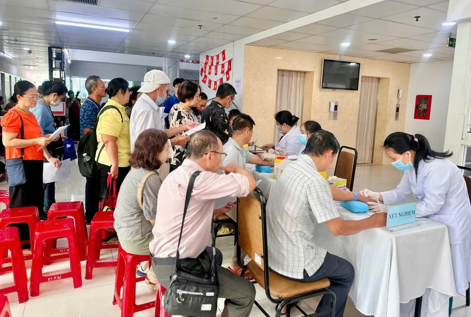 168 trạm y tế tại TP.HCM sẽ khám sức khỏe miễn phí cho người dân vào ngày 17-4 168 trạm y tế tại TP.HCM sẽ khám sức khỏe miễn phí cho người dân vào ngày 17-4