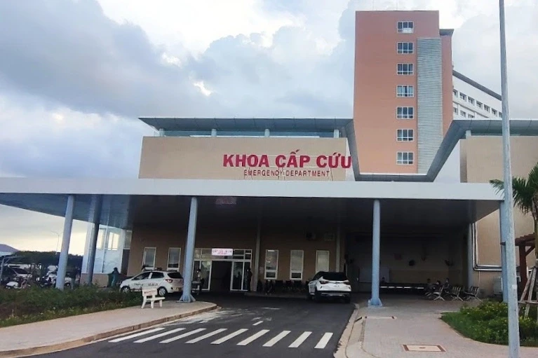 18 người ở TPHCM đi cấp cứu sau khi hít phải khí Clo