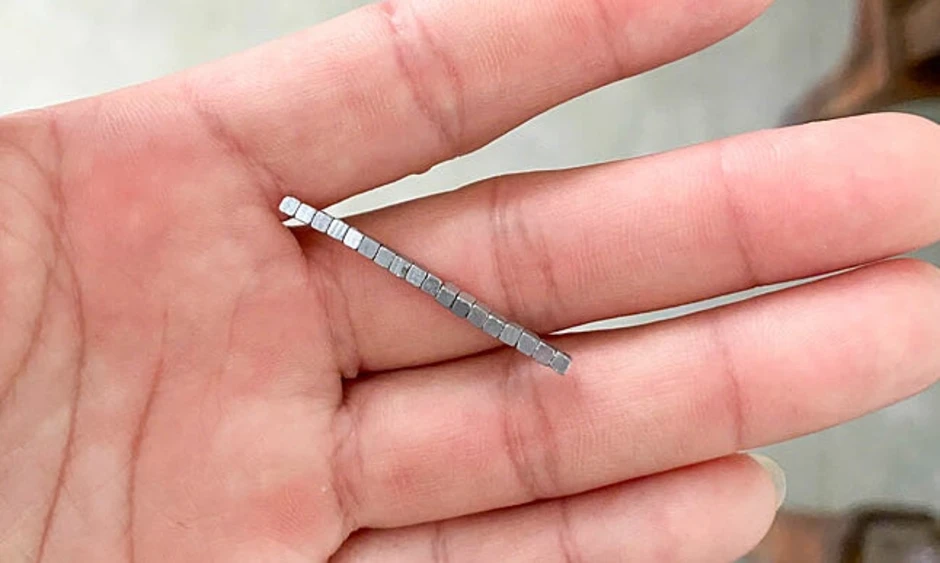 18 viên nam châm kết thành chuỗi gây thủng ruột bé trai 18 viên nam châm kết thành chuỗi gây thủng ruột bé trai