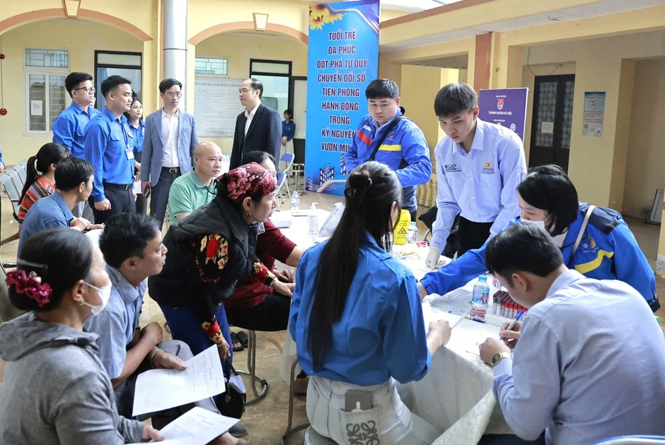 180 thầy thuốc trẻ Thủ đô khám bệnh, tư vấn chăm sóc sức khỏe người dân 180 thầy thuốc trẻ Thủ đô khám bệnh, tư vấn chăm sóc sức khỏe người dân