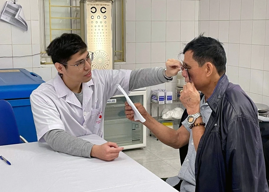 180 thầy thuốc trẻ Thủ đô khám bệnh, tư vấn chăm sóc sức khỏe người dân 180 thầy thuốc trẻ Thủ đô khám bệnh, tư vấn chăm sóc sức khỏe người dân
