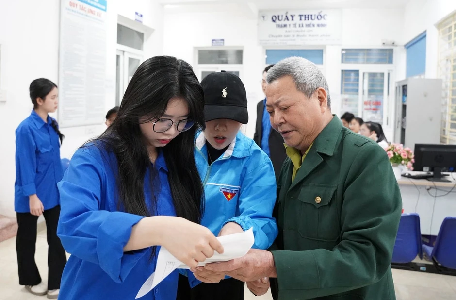 180 thầy thuốc trẻ Thủ đô khám bệnh, tư vấn chăm sóc sức khỏe người dân 180 thầy thuốc trẻ Thủ đô khám bệnh, tư vấn chăm sóc sức khỏe người dân