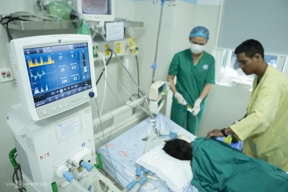 3 bệnh nhi ngộ độc botulinum thoát nguy kịch sau 10 giờ truyền thuốc 3 bệnh nhi ngộ độc botulinum thoát nguy kịch sau 10 giờ truyền thuốc