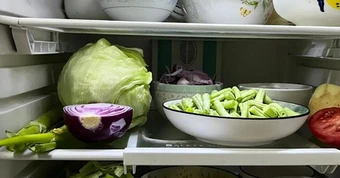 3 người một nhà cùng mắc ung thư gan, bác sĩ nói thẳng: 5 thực phẩm này để lâu trong tủ lạnh là "hại cho gan"