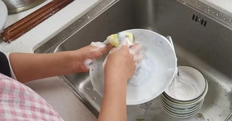 3 người một nhà lần lượt phát hiện ung thư tuyến giáp chỉ vì hay quên 1 điều mỗi khi rửa bát!