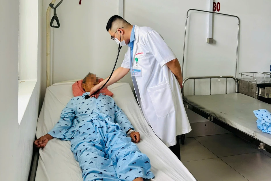 3 người nhập viện sau khi ăn nấm hái sau nhà ở Tây Ninh 3 người nhập viện sau khi ăn nấm hái sau nhà ở Tây Ninh