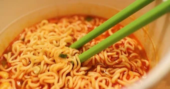 3 thói quen ăn mì tôm cần bỏ ngay