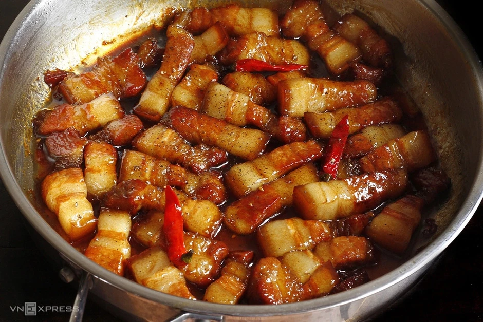 3 thói quen ăn tối tưởng vô hại nhưng âm thầm hại tim