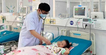 31 học sinh ở Gia Lai bị ong đốt, phải lọc máu hơn 53 giờ để cứu 1 học sinh