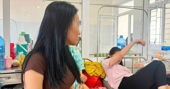 39 người ăn bánh mì phải nhập viện cấp cứu, nghi ngộ độc