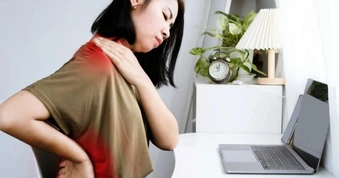 4 bài tập giãn cơ giúp giảm đau lưng cho dân văn phòng