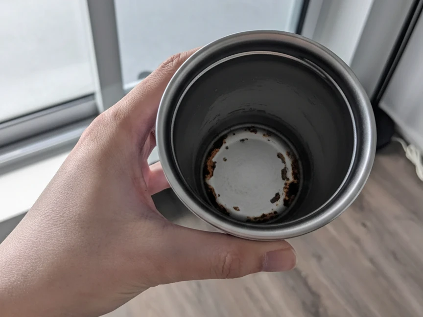 4 loại cốc dễ "phá thận", hại não vì giấu vi nhựa, kim loại nặng: Bác sĩ cảnh báo "KHÔNG đựng nước nóng"