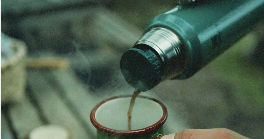 4 loại nước để lâu trong bình giữ nhiệt có thể trở thành "ổ vi khuẩn", nuôi tế bào ung thư 4 loại nước để lâu trong bình giữ nhiệt có thể trở thành "ổ vi khuẩn", nuôi tế bào ung thư