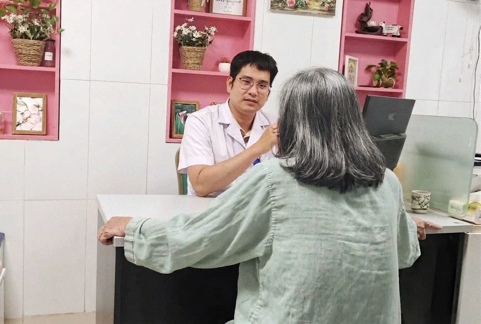 4 năm mất ngủ, người phụ nữ bật khóc cầu cứu sau thời gian tự dùng thuốc 4 năm mất ngủ, người phụ nữ bật khóc cầu cứu sau thời gian tự dùng thuốc