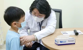 5 cách đơn giản phòng bệnh hô hấp cho trẻ trong mùa mưa - Báo TinVina