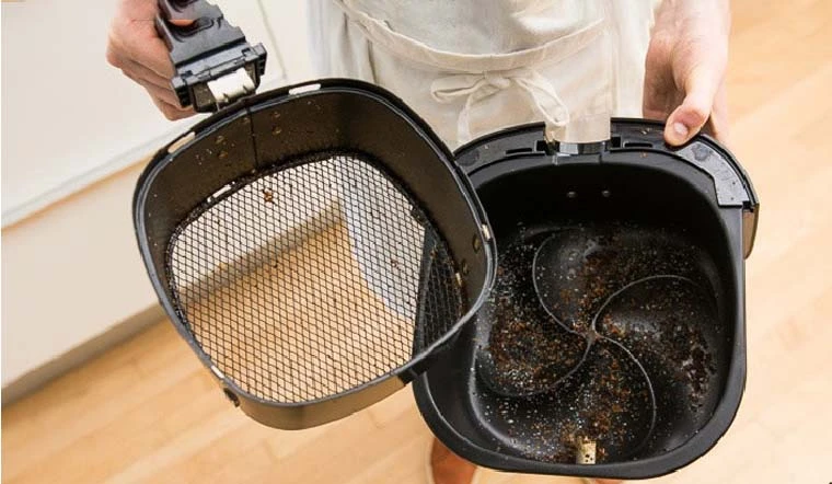 5 kiểu dùng nồi chiên không dầu phải sửa ngay: Mất dinh dưỡng, dễ ngộ độc, cháy nổ, ung thư 5 kiểu dùng nồi chiên không dầu phải sửa ngay: Mất dinh dưỡng, dễ ngộ độc, cháy nổ, ung thư