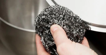 5 lời khuyên cho những gia đình đang dùng miếng cọ xoong nồi