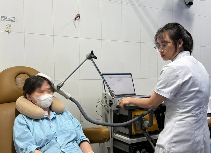 5 năm nghe “tiếng nói lạ”, người phụ nữ sống trong nỗi sợ bị truy sát 5 năm nghe “tiếng nói lạ”, người phụ nữ sống trong nỗi sợ bị truy sát