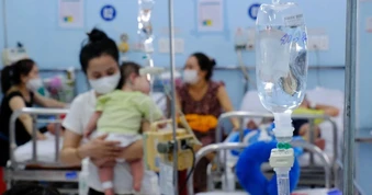 5 người tử vong vì sốt xuất huyết, Bộ Y tế cảnh báo "nguy cơ ở nơi rất gần"