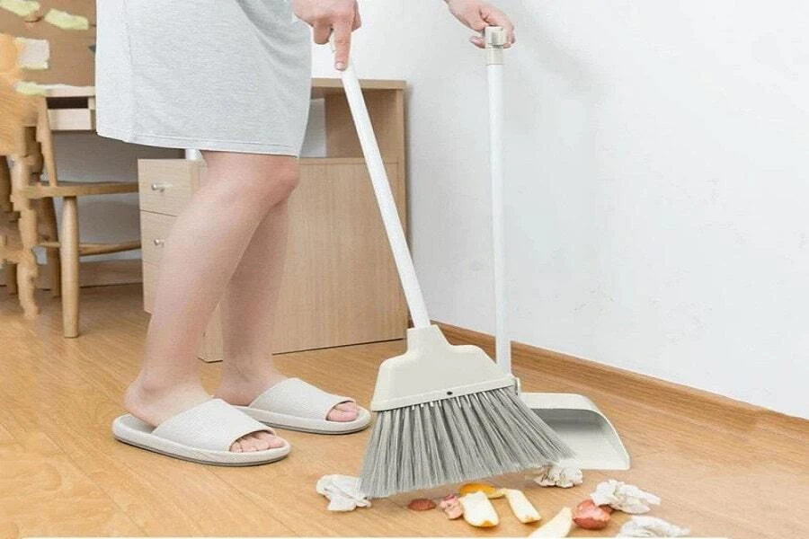 5 thói quen quét nhà cần bỏ ngay 5 thói quen quét nhà cần bỏ ngay