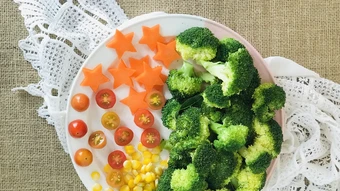 5 thực phẩm giàu dưỡng chất tốt cho người khô mắt - Báo TinVina