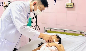 53 học sinh TP HCM nhập viện nghi ngộ độc thực phẩm