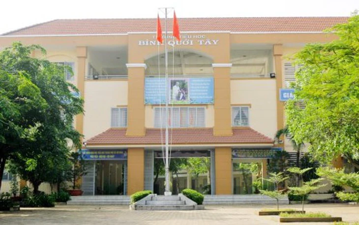 53 học sinh Trường tiểu học Bình Quới Tây, TP.HCM nghi bị ngộ độc thực phẩm 53 học sinh Trường tiểu học Bình Quới Tây, TP.HCM nghi bị ngộ độc thực phẩm