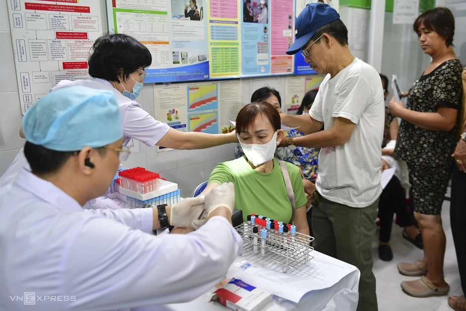 6 việc người từ 40 tuổi nên làm mỗi năm để tránh bẫy bệnh mạn tính 6 việc người từ 40 tuổi nên làm mỗi năm để tránh bẫy bệnh mạn tính