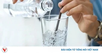 7 lý do bạn nên hạn chế uống nước đá lạnh khi trời nắng nóng