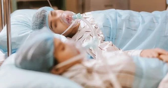 8 người 1 nhà cùng mắc ung thư, bác sĩ vạch trần 5 thay đổi đầu tiên khi tuyến giáp bị khối u "xâm chiếm"
