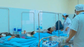 84 người nghi ngộ độc sau ăn bánh mì ở Lâm Đồng