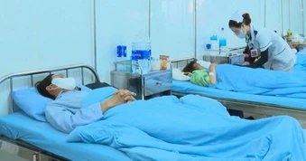 84 người nhập viện nghi ngộ độc sau khi ăn bánh mì ở Lâm Đồng