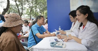 Abbott đồng hành nâng cao chăm sóc sức khỏe người cao tuổi