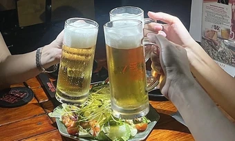 Ai dễ bị tăng acid uric?
