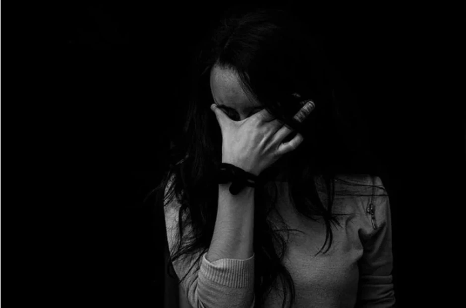 Ám ảnh 'thua kém bạn bè' đẩy người trẻ vào trầm cảm Ám ảnh 'thua kém bạn bè' đẩy người trẻ vào trầm cảm