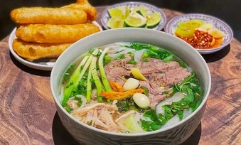 Ăn cơm có gây tăng cân hơn bún, phở không? - Báo TinVina