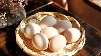 Ăn gì để cơ thể khỏe, da hết khô, tóc bớt xơ?