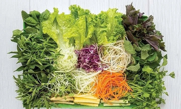 Ăn rau sống đúng cách để nhận lợi ích, tránh rủi ro cho sức khỏe Ăn rau sống đúng cách để nhận lợi ích, tránh rủi ro cho sức khỏe
