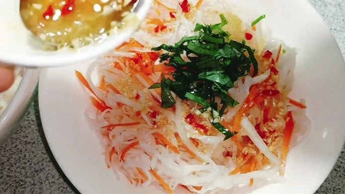 Ăn sống thải độc, nấu chín tốt cho phổi, hầm kỹ bổ dạ dày: Loại củ được ví như "nhân sâm trắng" của người Việt Ăn sống thải độc, nấu chín tốt cho phổi, hầm kỹ bổ dạ dày: Loại củ được ví như "nhân sâm trắng" của người Việt