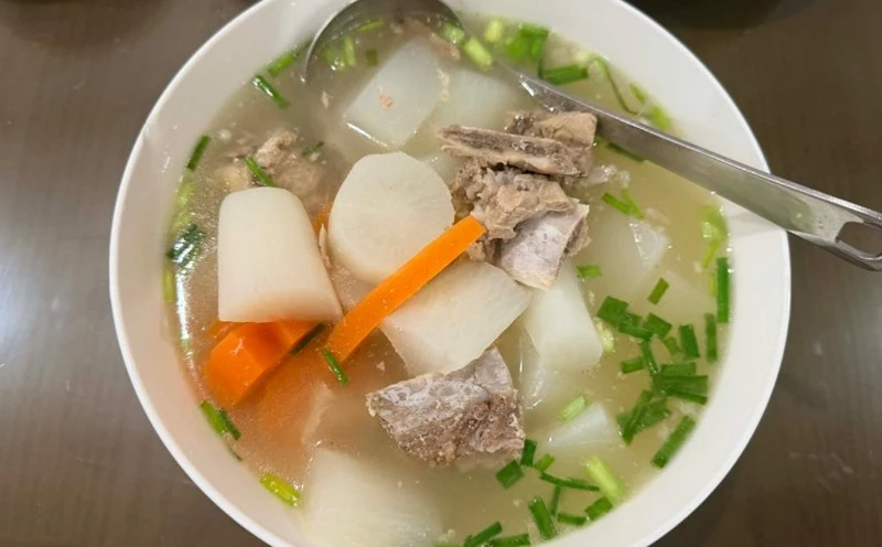 Ăn sống thải độc, nấu chín tốt cho phổi, hầm kỹ bổ dạ dày: Loại củ được ví như "nhân sâm trắng" của người Việt Ăn sống thải độc, nấu chín tốt cho phổi, hầm kỹ bổ dạ dày: Loại củ được ví như "nhân sâm trắng" của người Việt