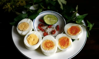 Ăn trứng luộc tốt cho sức khỏe thế nào
