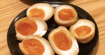 Ăn trứng mỗi ngày có làm tăng huyết áp và mỡ máu?