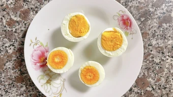 Ăn trứng trước hay sau tập luyện tốt hơn?