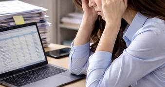 Áp lực công việc: Khi nào nên khám chuyên khoa tâm thần?