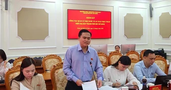 Áp lực kiểm soát an toàn thực phẩm với thức ăn đường phố, bữa ăn học đường
