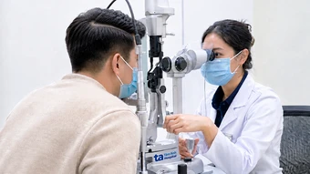 Áp xe mi mắt do lẹo - Báo TinVina